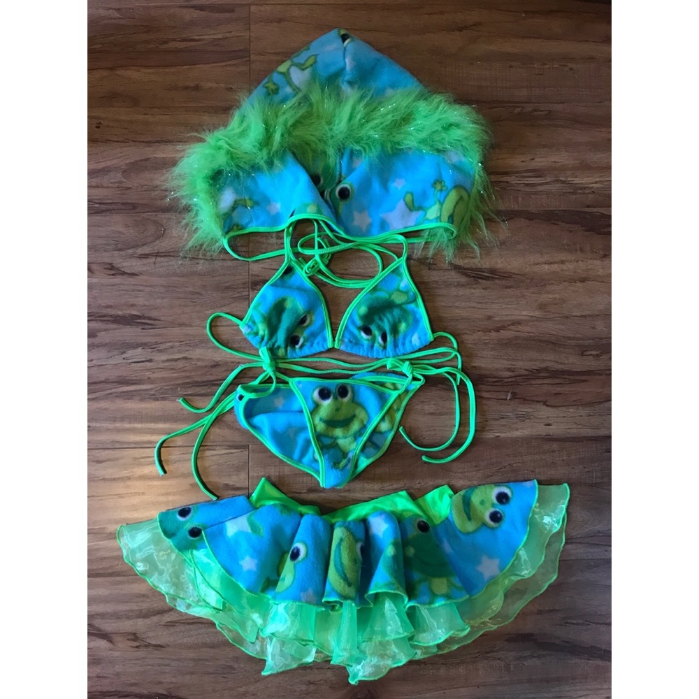 Kawaii Frog Rave/Festival Outfit